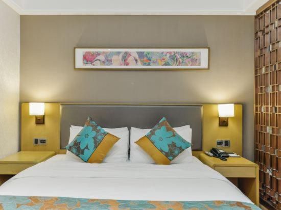 Yitel 4*