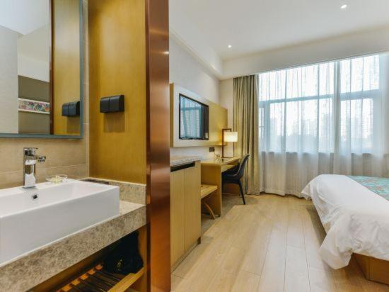 Yitel Hotel 4*