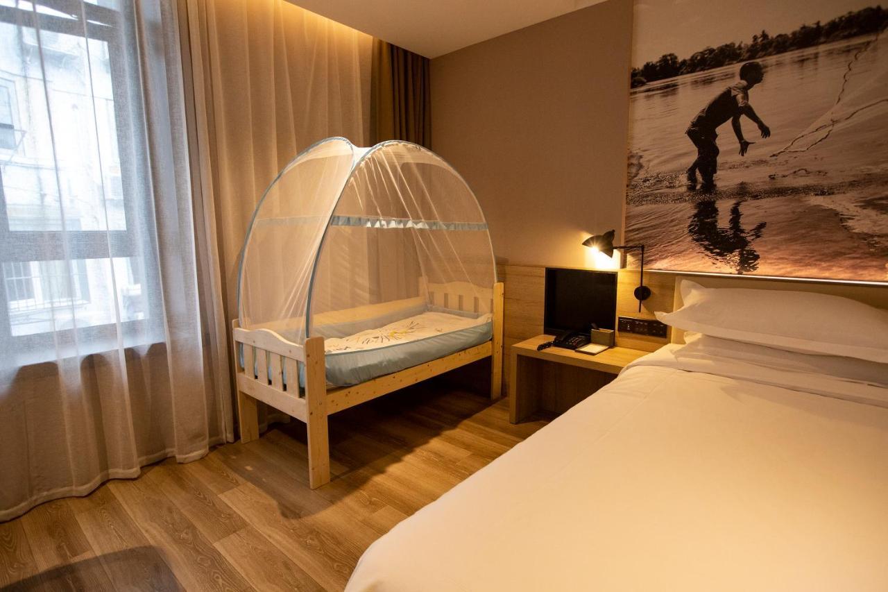 Urban Rosa Cafe&inn 3*