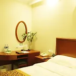 Greentree Inn Shanghai Pudong Disney Chuansha Road Qinjiagang Road Bus
