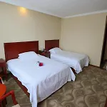 Greentree Inn Shanghai Pudong Airport Huaxia East Road Railway Station Shell Hotel