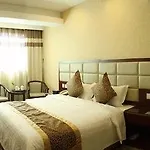 Super 8 Hotel Songjiang Rongle East Road