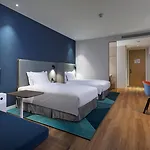 Holiday Inn Express Shanghai Kangqiao By Ihg