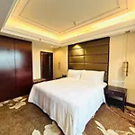 Guangdong Hotel Shanghai - Free Self-Service Laundry