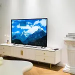 Shanghai Hills & Serendipity Springtime Family Bnb With Two Rooms Close To West Nanjing Rd
