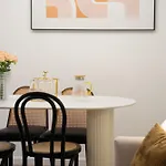 Shanghai Hills & Serendipity Springtime Family Bnb With Two Rooms Close To West Nanjing Rd