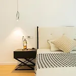 Eastern Hub - Bund Branch Xujiahui Garden 2 Bedrooms Near Jinan Tempel