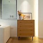 Eastern Hub - Bund Branch Xujiahui Garden 2 Bedrooms Near Jinan Tempel