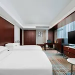 Renaissance Shanghai Zhongshan Park Hotel
