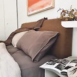 2-Bedroom Apart Ment With Garden