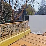Shanghai University 3-Bedroom Bungalow With 4 Beds 3Rooms4Beds