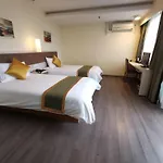 Home Inn Plus Shanghai New International Expo Center Yushan Road Yuanshen Sports