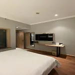 Greentree Inn Shanghai Hongqiao Hub Convention Center Jinghua Road Shell Hotel