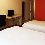 Hanting Express Shanghai Jiading Yongjing Road