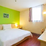 7Days Inn Shanghai Caobao Road Metro Station