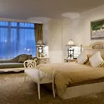 Xujiahui Park Hotel