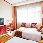 Starway Hotel Xuhui District