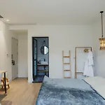 Qing Homes Guesthouse