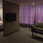Greentree Inn Shanghai Zhangjiang Guanglan Road Metro Station Business Hotel