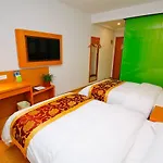 Vatica Shanghai Pudong New District Dishuilake Hotel
