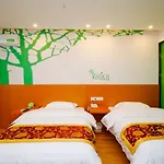 Vatica Shanghai Pudong New District Dishuilake Hotel