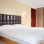100 Inn Plus Pudong Airport Hotel