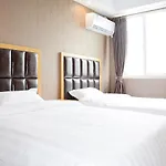 100 Inn Plus Pudong Airport Hotel