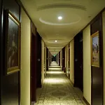 Huhua Business Hotel