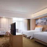 Vienna Hotel Shanghai International Tourist Resort Xiuyan Road Metro Station Branch