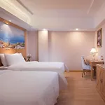 Vienna Hotel Shanghai International Tourist Resort Xiuyan Road Metro Station Branch
