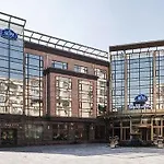 Starway Hotel Xuhui District