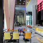 Holiday Villa Hotel & Residence