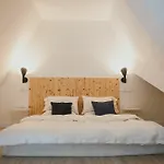 Qing Homes Guesthouse