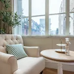 Hidden Residence- No.3 On The Bund