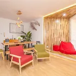 Warm Island Xujiahui 4 Bedroom