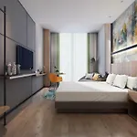 Qbox Hotel