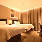 Home Inn Shanghai Lujiazui Babaiban