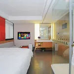 No. 8 Art Hotel