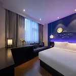 Orange Hotel Select