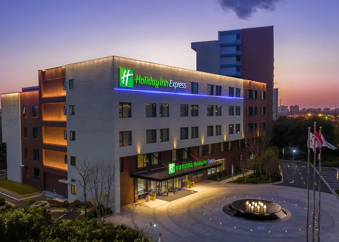 Holiday Inn Express Shanghai Kangqiao By Ihg
