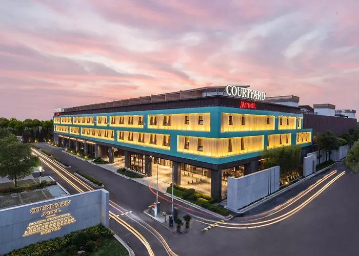 Courtyard By Marriott Shanghai International Tourism And Resorts Zone