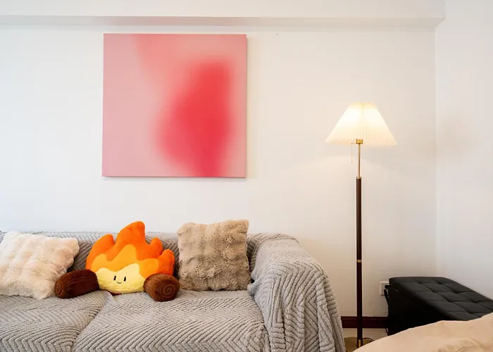 Zhiyuan-3 Bedrooms 1 Bathroom,Near People\'S Square