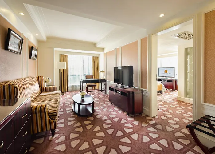 Paramount Gallery Hotel