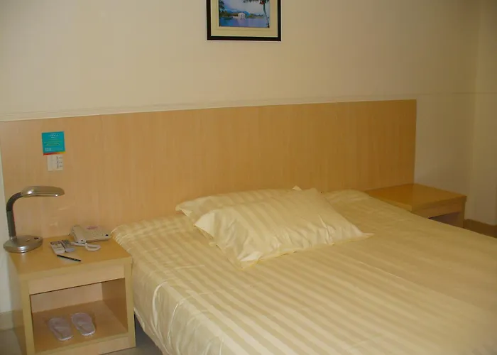 7 Days Inn Shanghai West Yanan Road Subway Station Branch