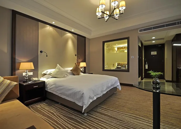 Xujiahui Park Hotel