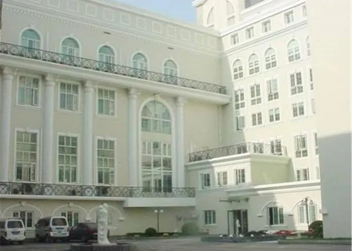 Coinfamily Hotel