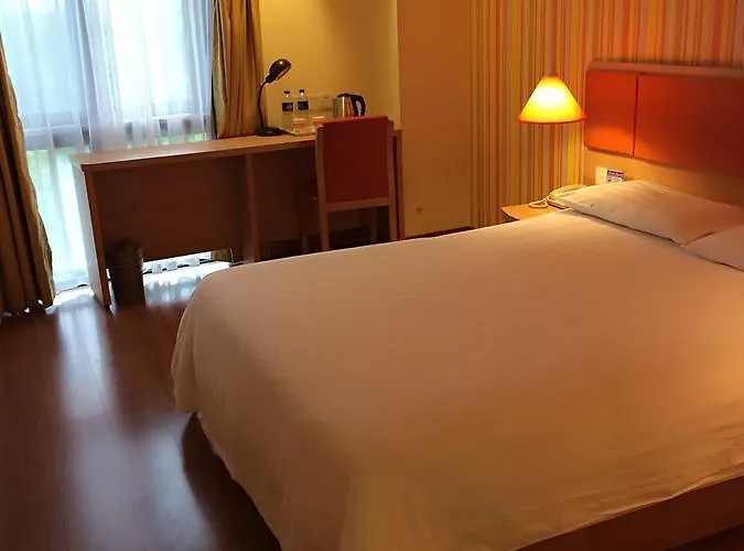 Home Inn Shanghai Pudong Airport Chenyang Road