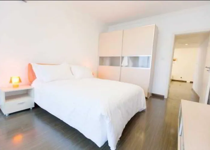 Yopark Serviced Apartment- Luwan City Garden
