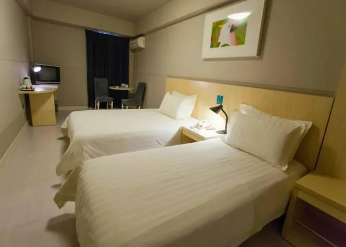 Jinjiang Inn Shanghai Caohejing Xingzhong Road Railway Station Hotel