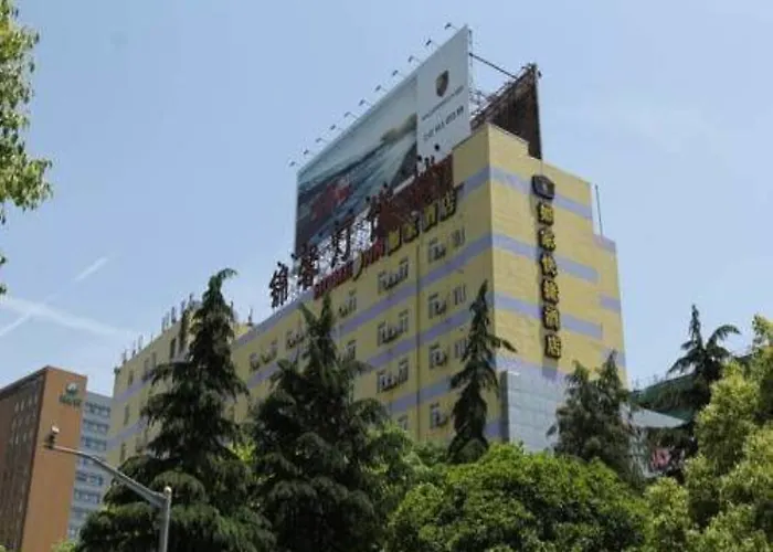 Home Inn Shanghai Lujiazui Dongfang Road Pudian Road Metro Station